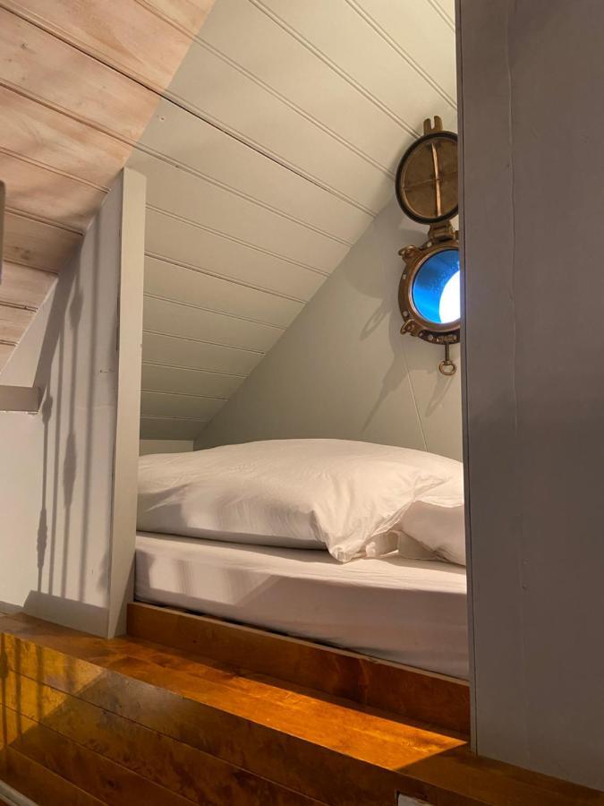 B&B De Lage Zwaluw Zwaluwe Eksteriør bilde